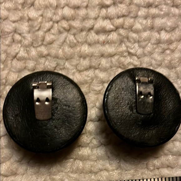 Vintage Black and Pearl Clip-On Earrings - Picture 4 of 4